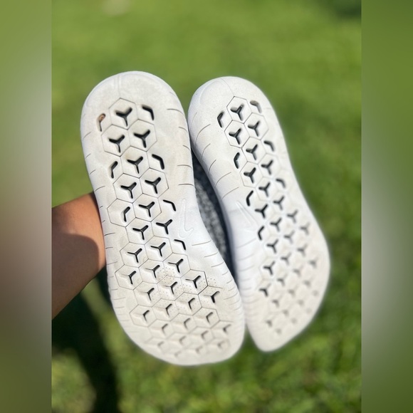 Nike FREE RN FLYKNIT women’s size 7.5 gentle use super clean! - Picture 4 of 11